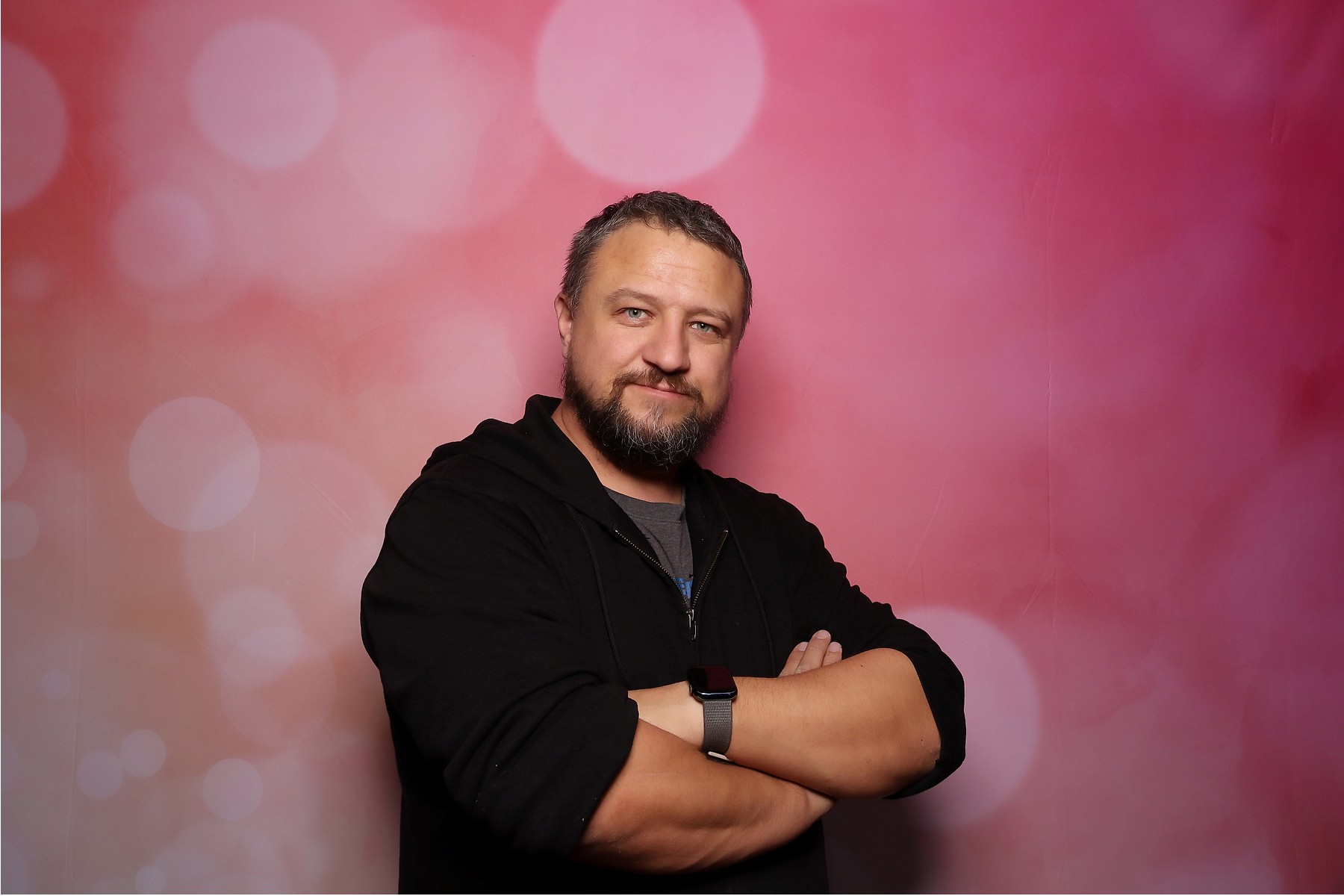 Vorher - Original Foto mit pinkfarbenem Hintergrund